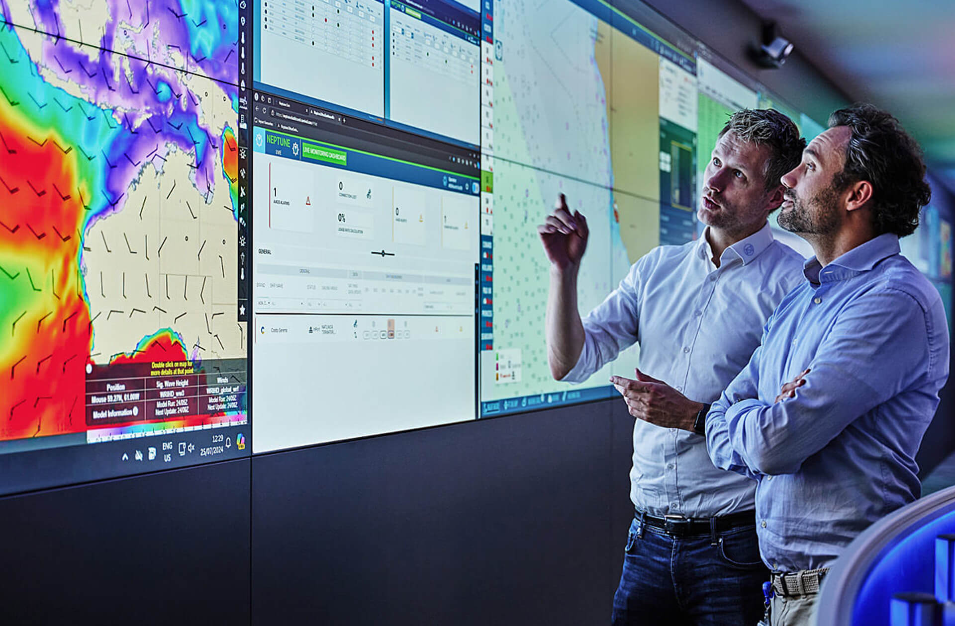 Kontrollraumtechnik: KVM Systeme plus Hybrid-Lösung